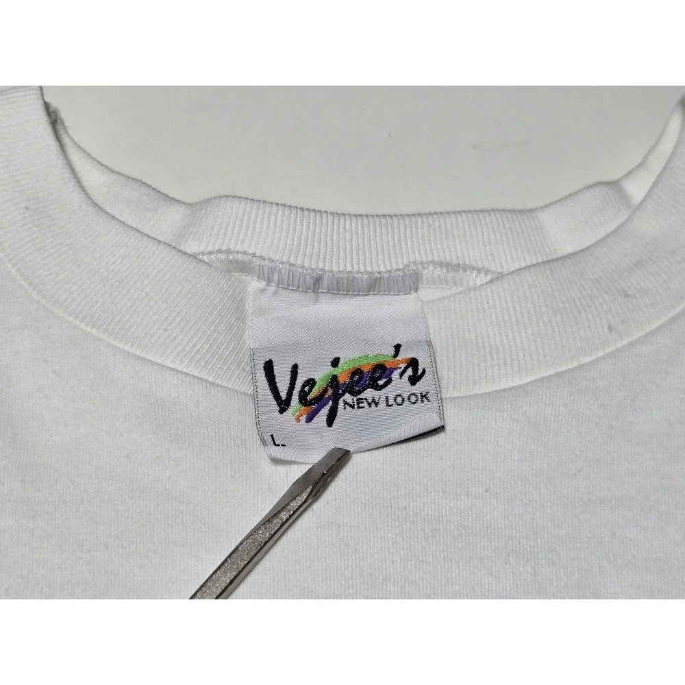 Vintage Canada Mounties Graphic T-Shirt White Souvenir Tee Mounted Police‎